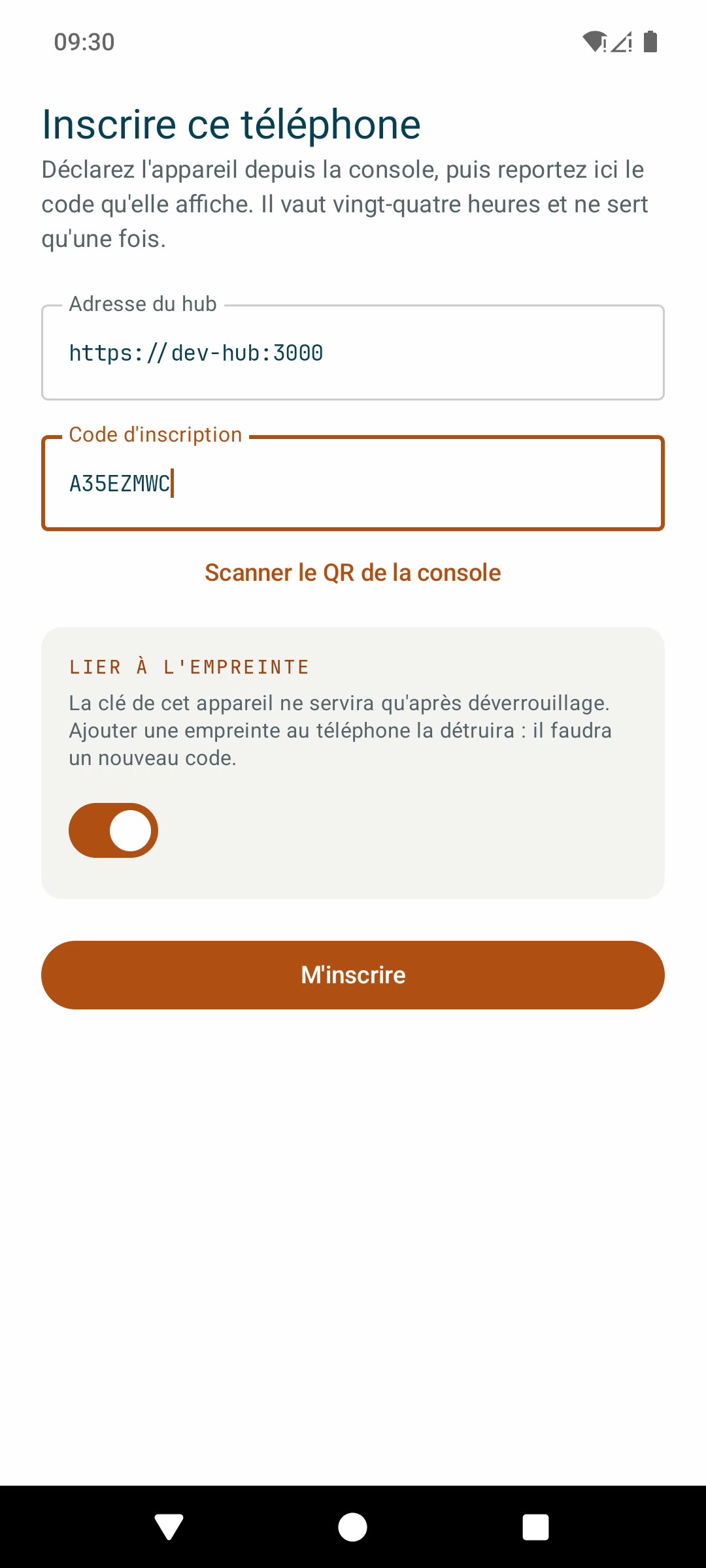 Le téléphone s'inscrit avec un code de la console